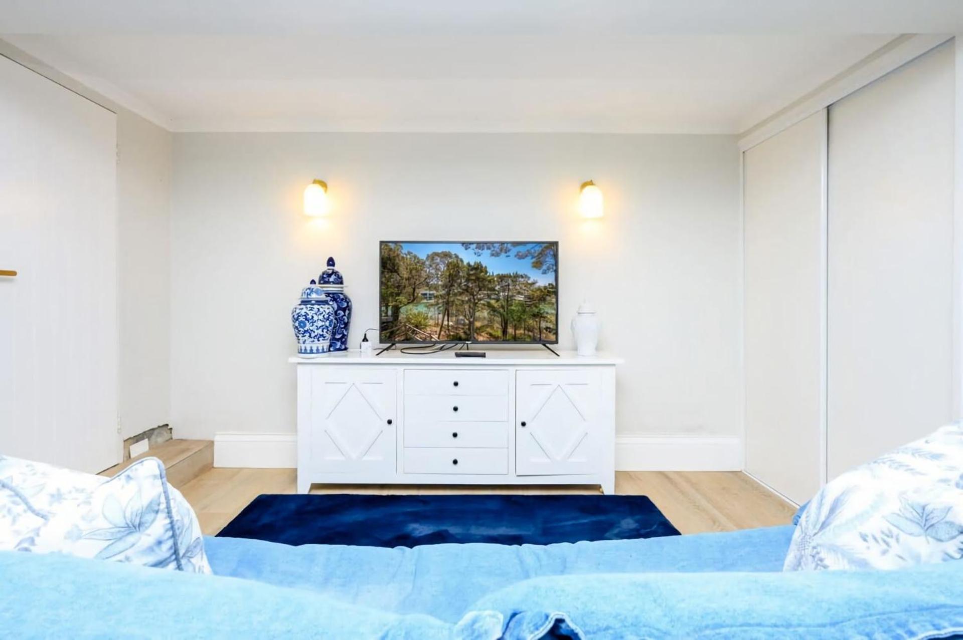 Stunning Riverside Hinterland Retreat Apartment