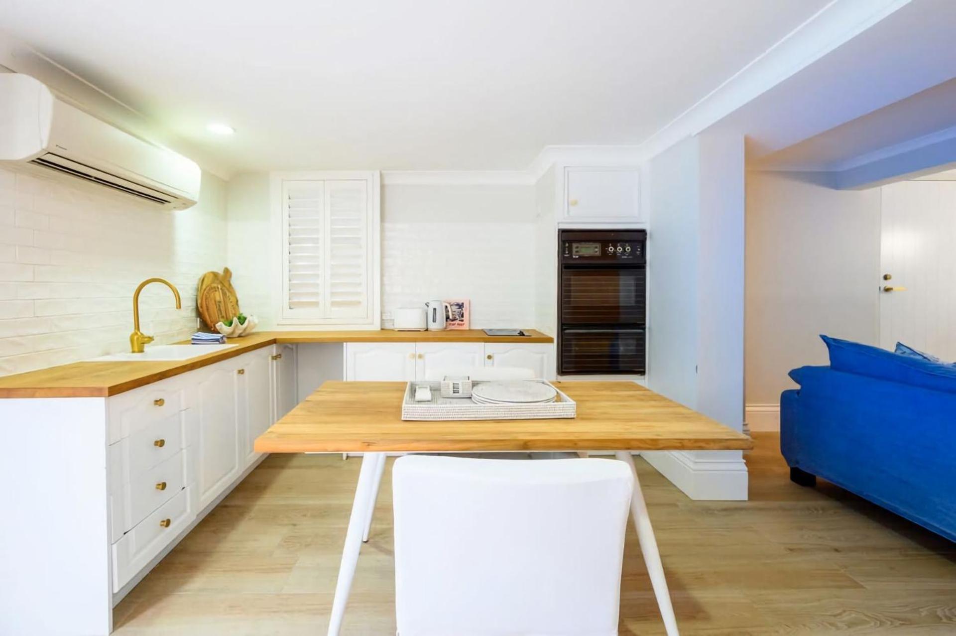 Stunning Riverside Hinterland Retreat Gold Coast