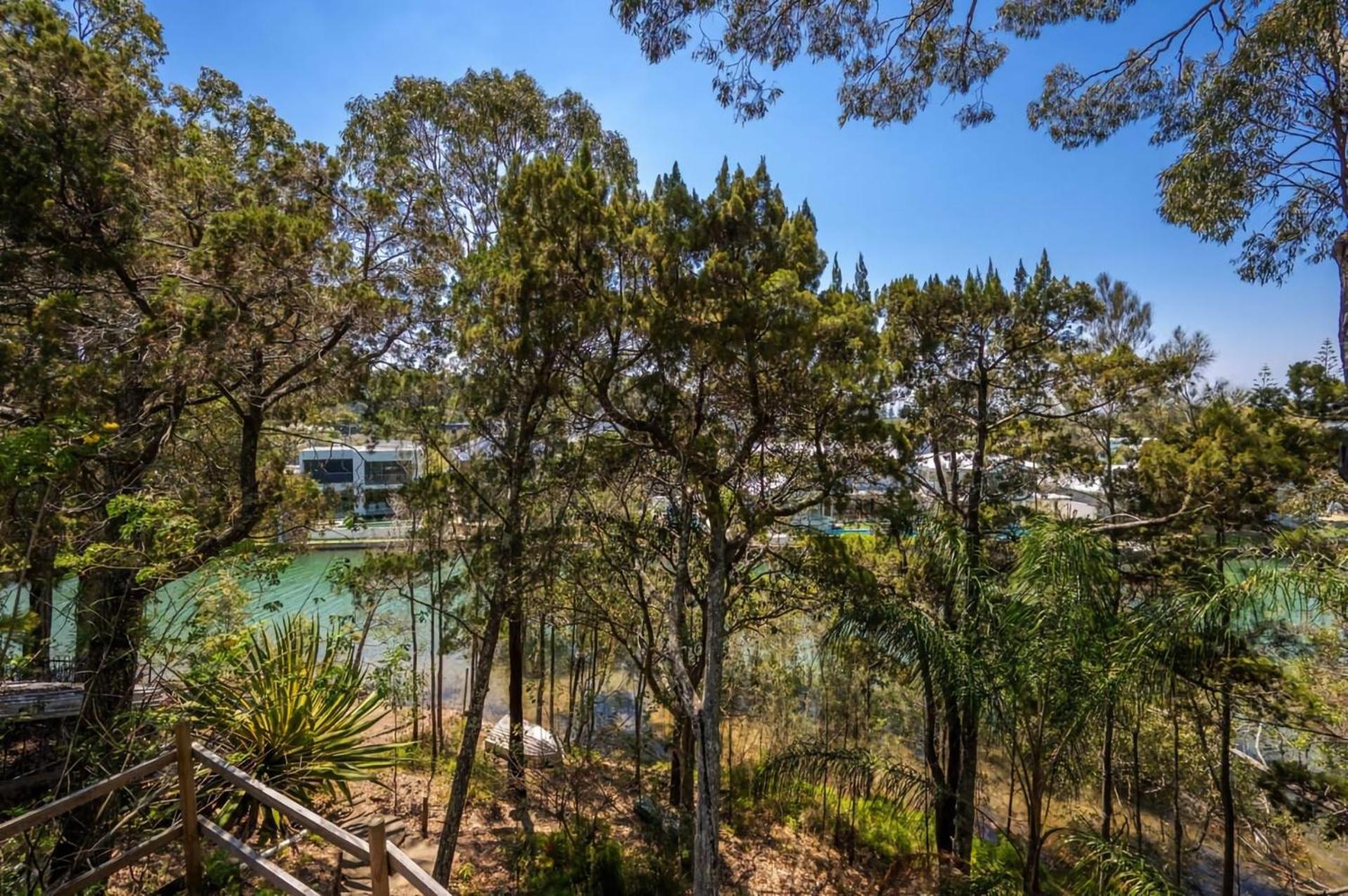 Apartment Stunning Riverside Hinterland Retreat *