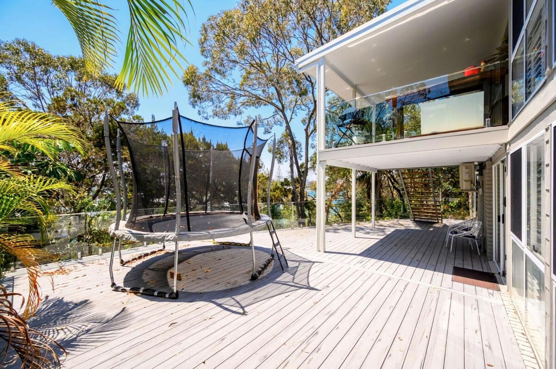 Stunning Riverside Hinterland Retreat Apartment *