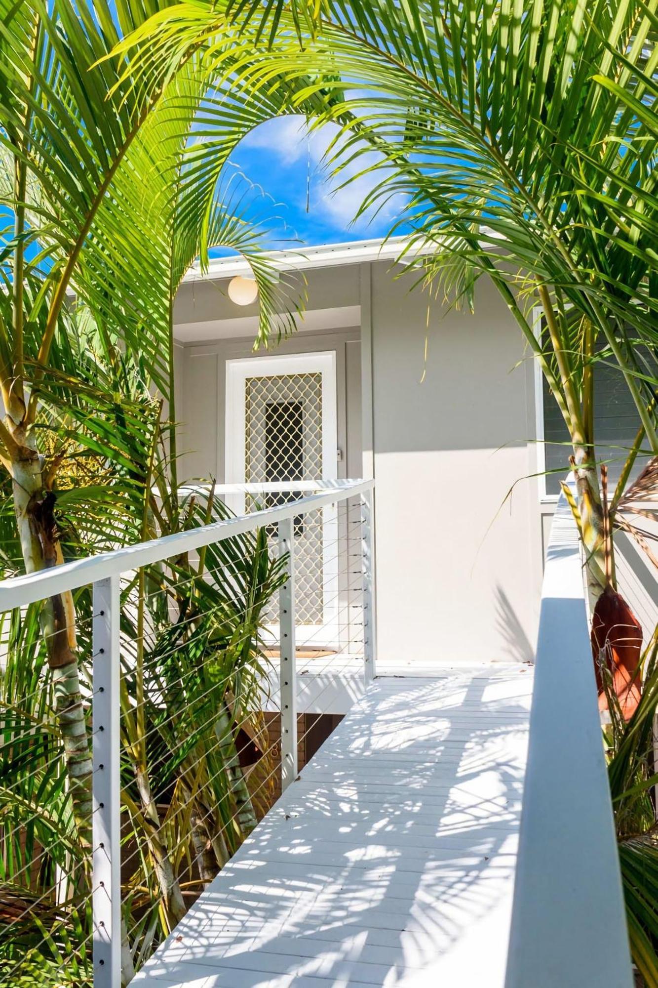 Stunning Riverside Hinterland Retreat Gold Coast